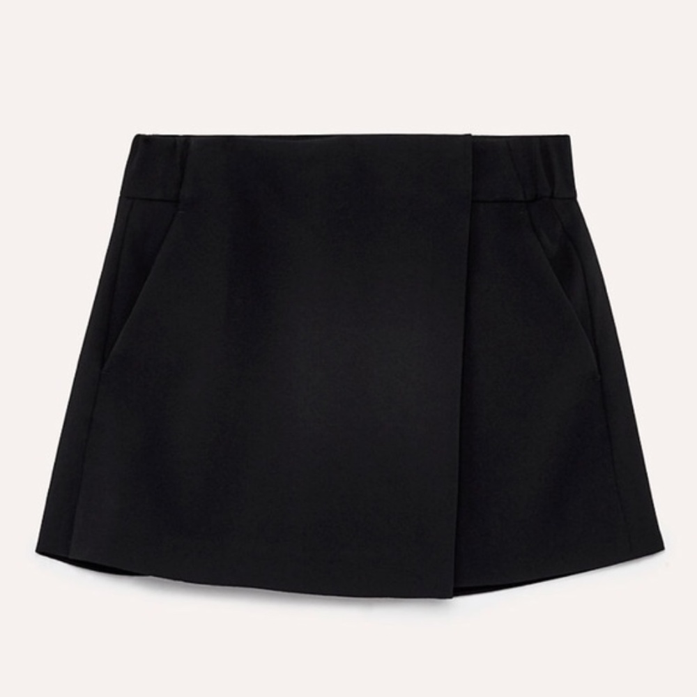 Aritzia Babaton Hikaru Skort in black sz 00 - Picture 4 of 4